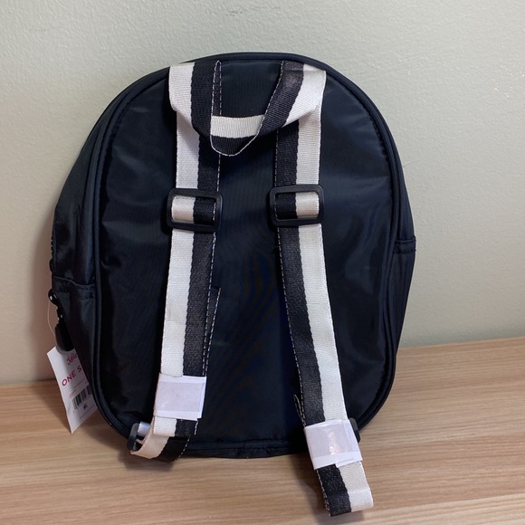 Justice Backpack - Picture 4 of 10